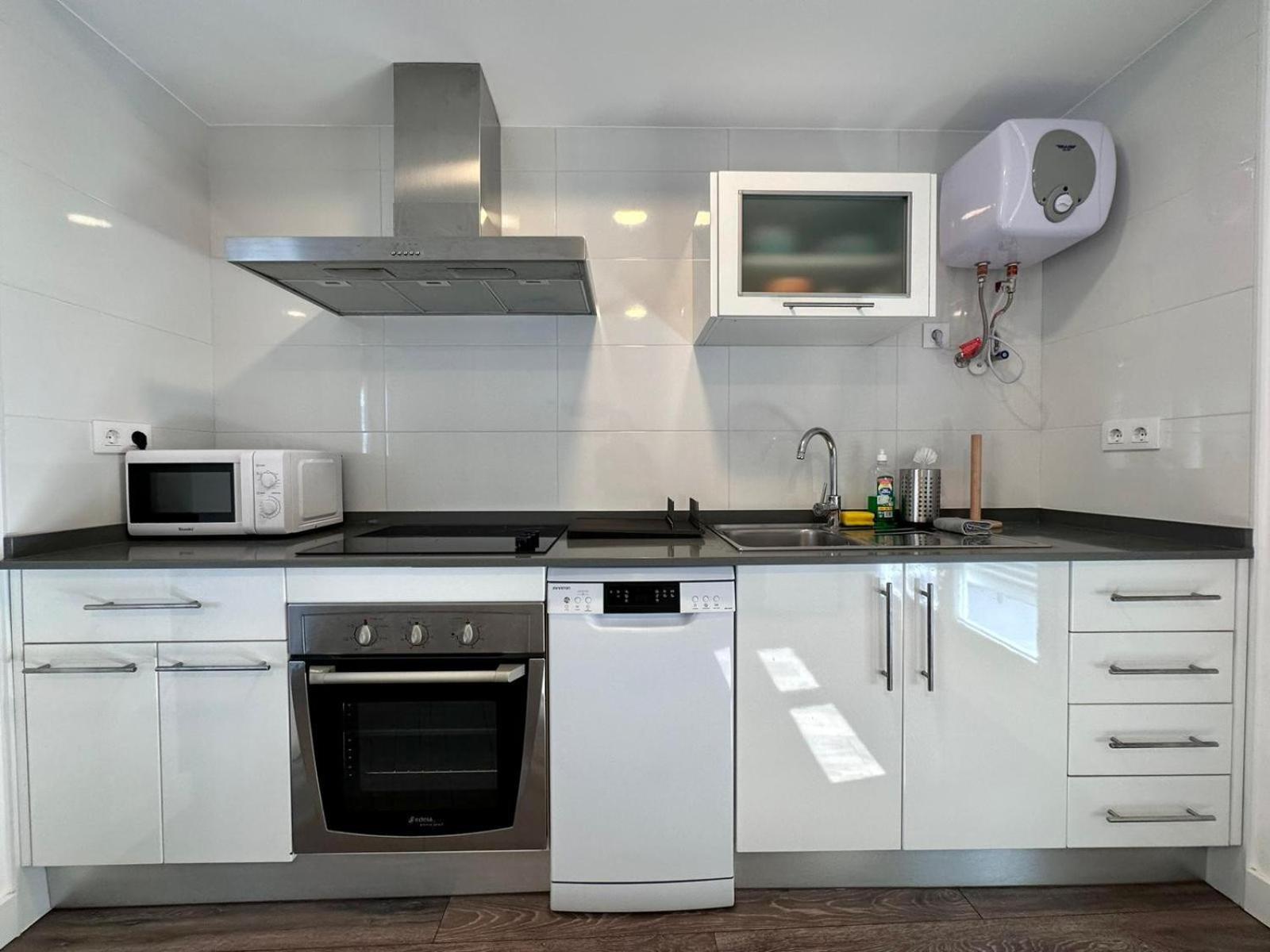 Apartamentos La Muralla Grupo Ac Gestion كاديز المظهر الخارجي الصورة