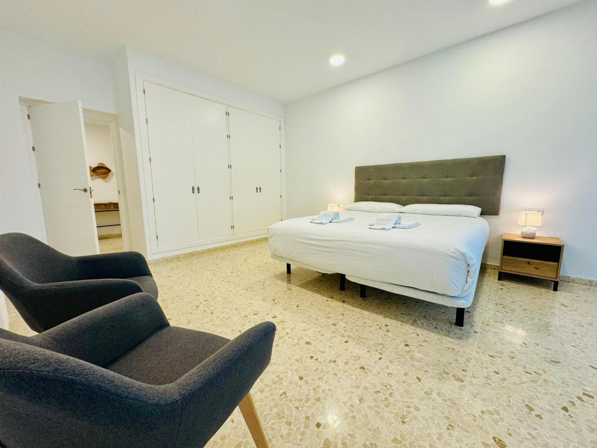 Apartamentos La Muralla Grupo Ac Gestion كاديز المظهر الخارجي الصورة