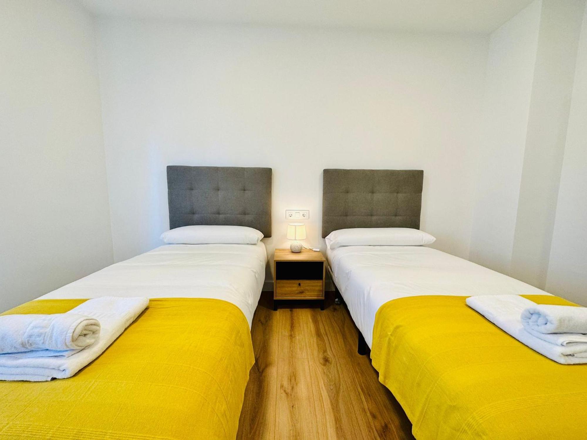 Apartamentos La Muralla Grupo Ac Gestion كاديز المظهر الخارجي الصورة