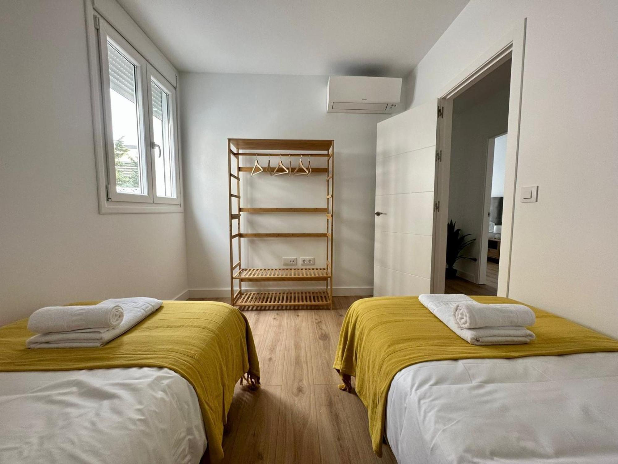 Apartamentos La Muralla Grupo Ac Gestion كاديز المظهر الخارجي الصورة